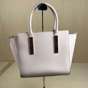 Elegant cream/light pink